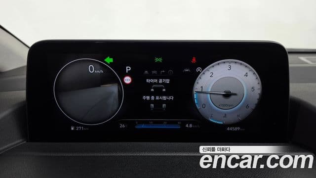 Hyundai Staria 2022 — Фото 8/20