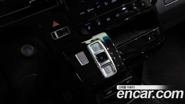 Hyundai Staria 2022 — Фото 9/20
