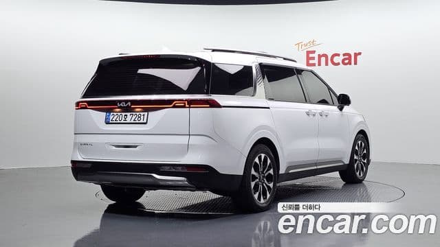 Kia Carnival 2023 — Фото 2/20