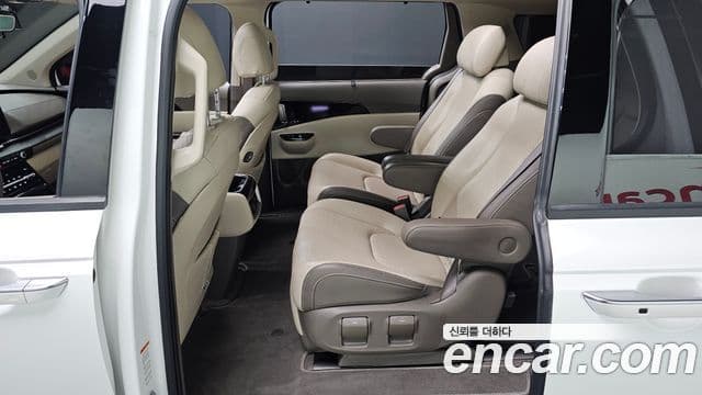 Kia Carnival 2023 — Фото 12/20