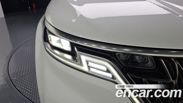 Kia Carnival 2023 — ფოტო 8/38