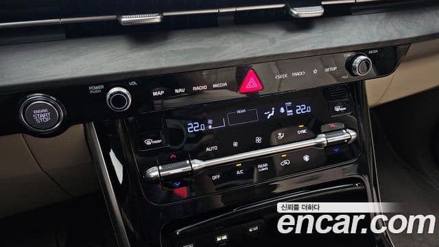 Kia Carnival 2023 — ფოტო 15/38