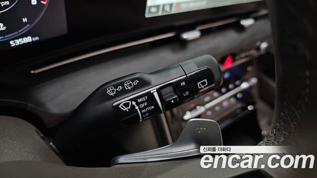 Kia Carnival 2023 — ფოტო 30/38