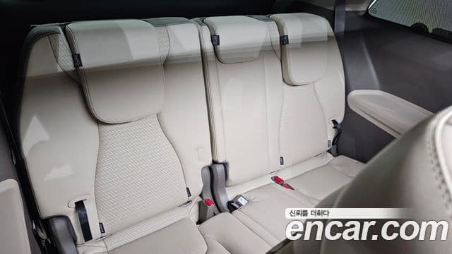 Kia Carnival 2023 — ფოტო 10/38