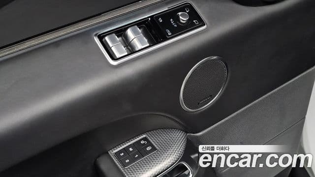 Land Rover Range Rover Sport 2019 — ფოტო 33/35