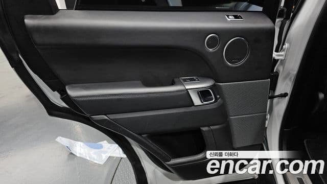 Land Rover Range Rover Sport 2019 — ფოტო 11/35