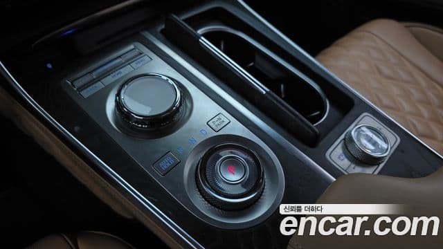 Genesis GV80 2023 — ფოტო 30/32
