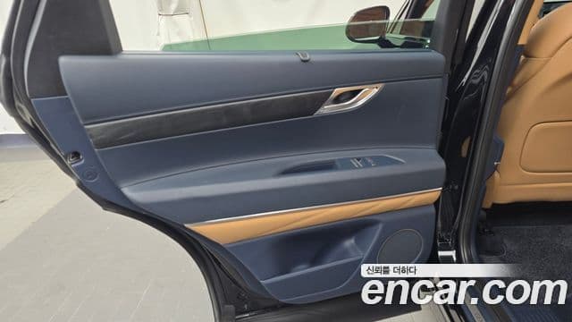 Genesis GV80 2023 — ფოტო 31/32