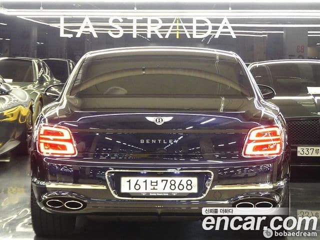 Bentley Flying Spur 2023 — Фото 1/20