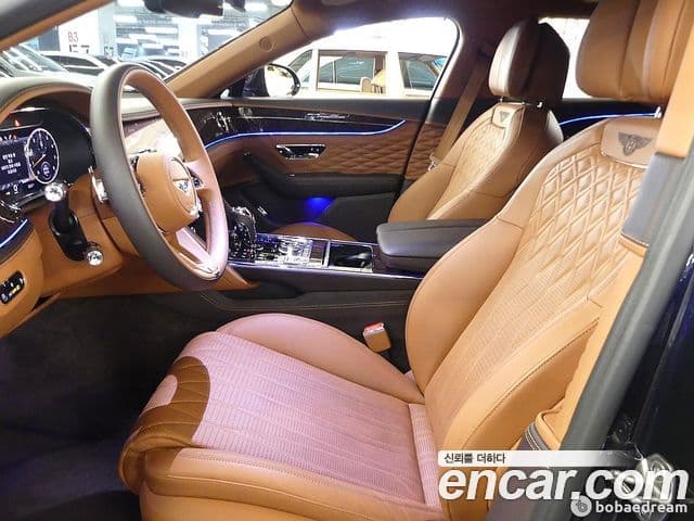 Bentley Flying Spur 2023 — Фото 9/20