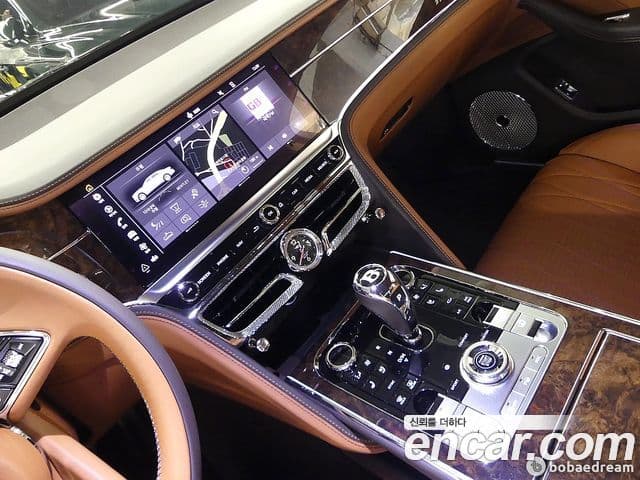 Bentley Flying Spur 2023 — Фото 13/20