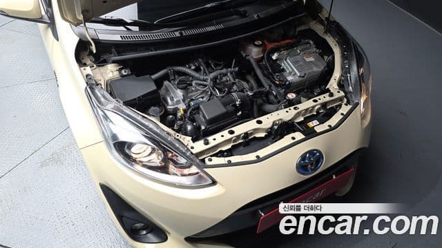 Toyota Prius C 2018 — Photo 18/39
