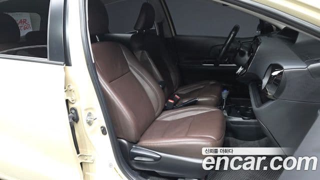 Toyota Prius C 2018 — Photo 35/39