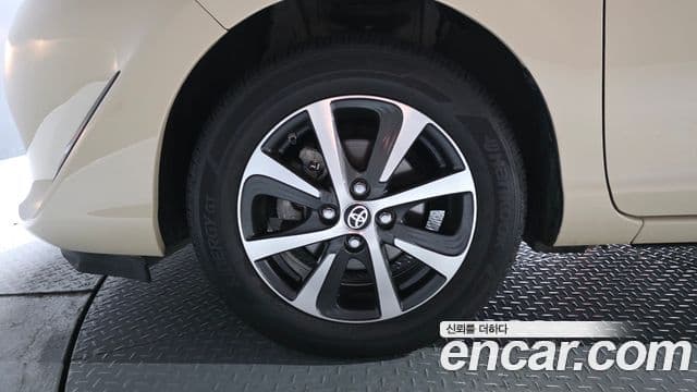 Toyota Prius C 2018 — Photo 28/39