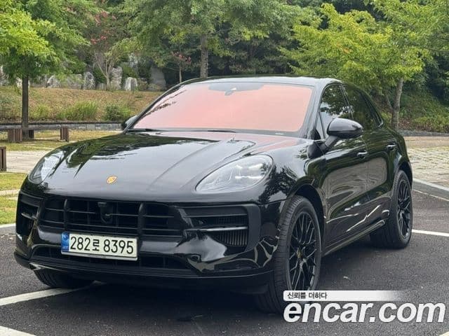 Porsche Macan 2021 — Photo 4/20