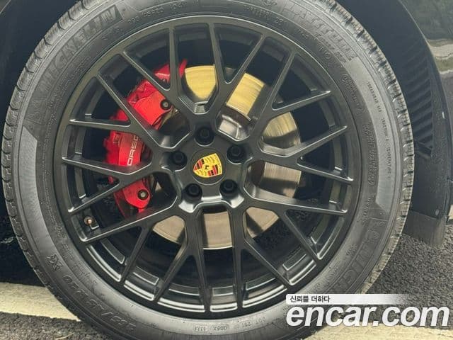 Porsche Macan 2021 — Photo 11/20