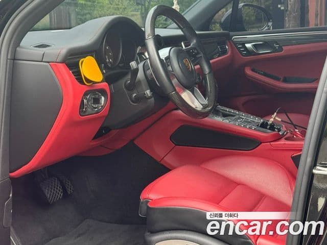 Porsche Macan 2021 — Photo 5/20
