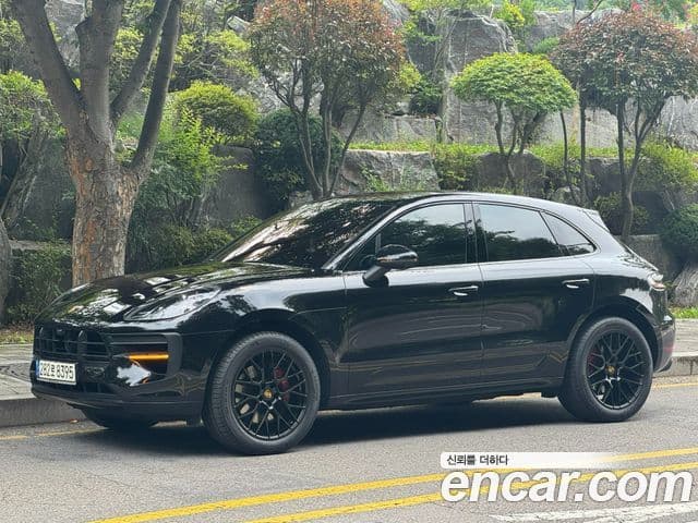 Porsche Macan 2021 — Photo 3/20