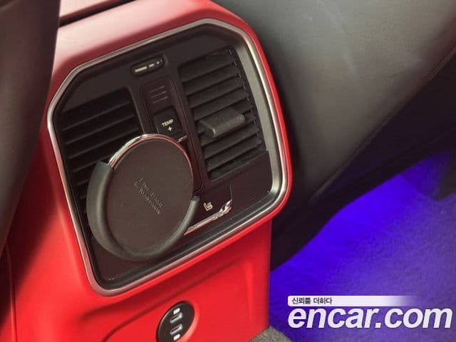 Porsche Macan 2021 — Photo 19/20