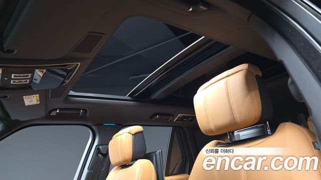 Land Rover Range Rover 2021 — Фото 17/20