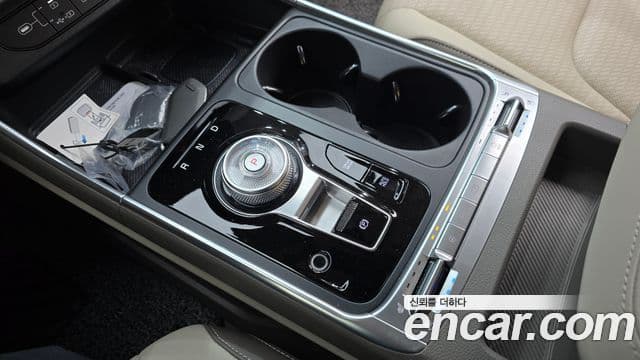 Kia Carnival 2024 — ფოტო 26/31