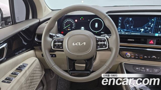 Kia Carnival 2024 — ფოტო 23/31