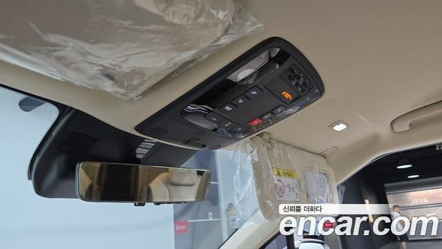 Kia Carnival 2024 — ფოტო 18/31