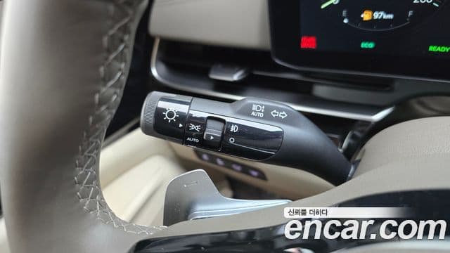 Kia Carnival 2024 — ფოტო 16/31