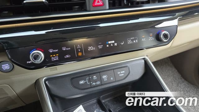 Kia Carnival 2024 — ფოტო 20/31