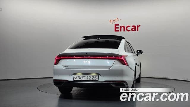 Kia K8 2023 — Şəkil 10/20