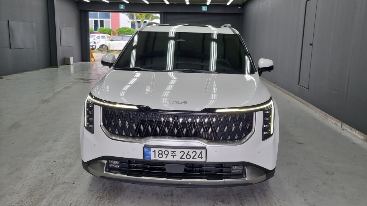 Kia Carnival 2024 — Şəkil 17/18