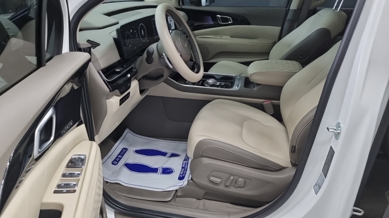 Kia Carnival 2024 — Şəkil 13/18