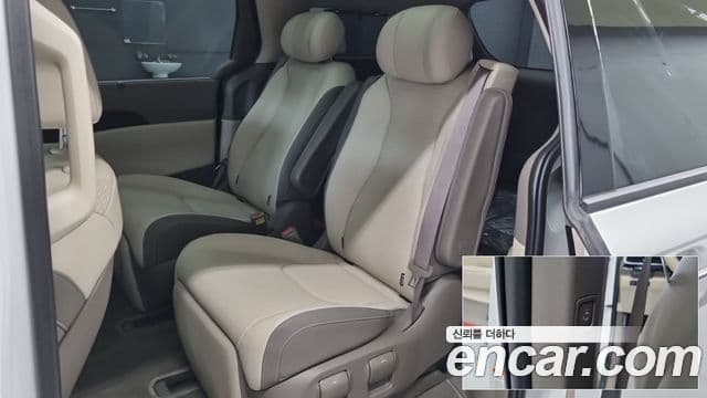 Kia Carnival 2024 — Şəkil 8/18