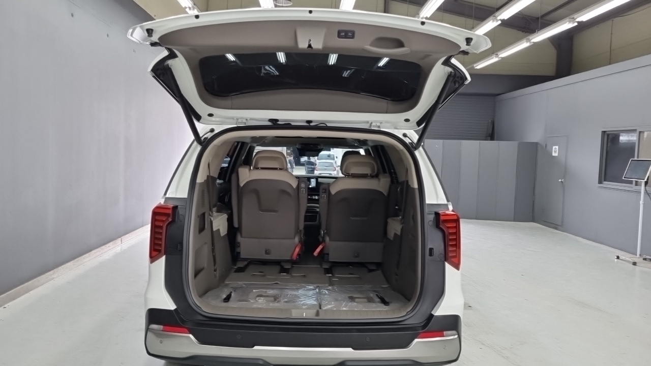 Kia Carnival 2024 — Şəkil 7/18