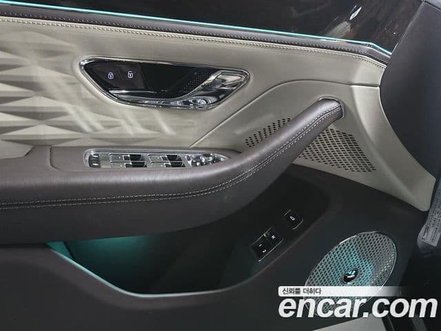 Bentley Flying Spur 2022 — Photo 3/19