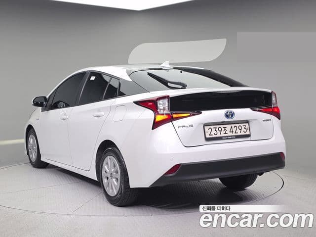 Toyota Prius 2022 — Photo 12/20