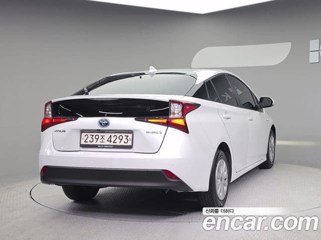 Toyota Prius 2022 — Photo 18/20