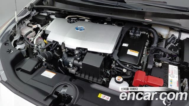 Toyota Prius 2022 — Photo 19/20