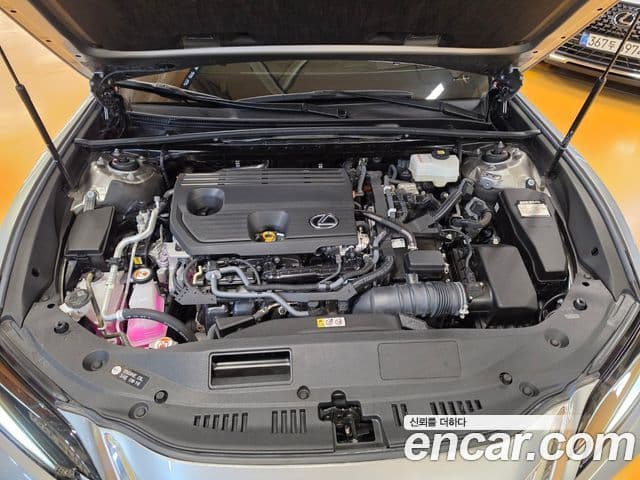 Lexus ES300h 2025 — ფოტო 3/18