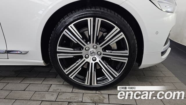 Volvo S90 2022 — Şəkil 24/33