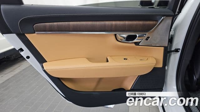 Volvo S90 2022 — Şəkil 27/33