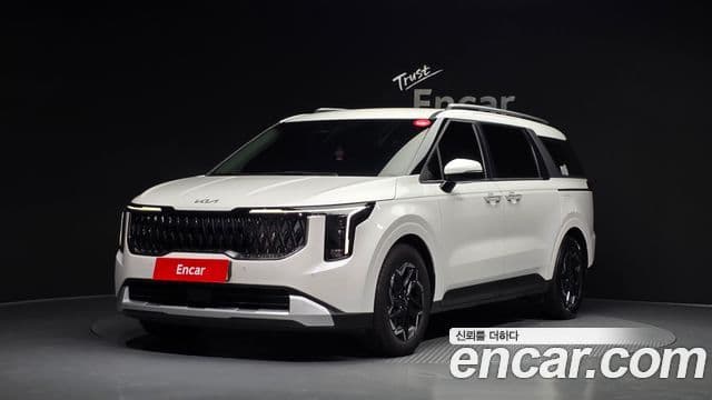Kia Carnival 2023 — Фото 1/20