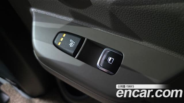 Kia Carnival 2023 — Фото 18/20