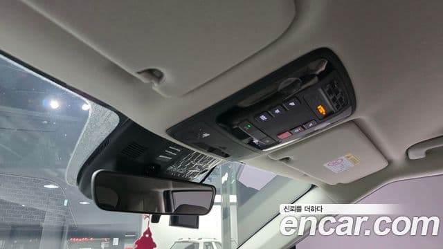 Kia Carnival 2023 — Фото 19/20