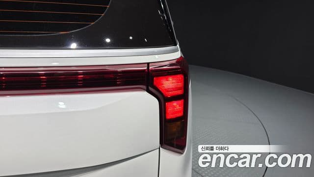 Kia Carnival 2023 — Şəkil 17/34
