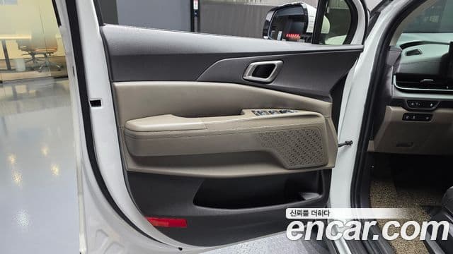 Kia Carnival 2023 — Şəkil 12/34