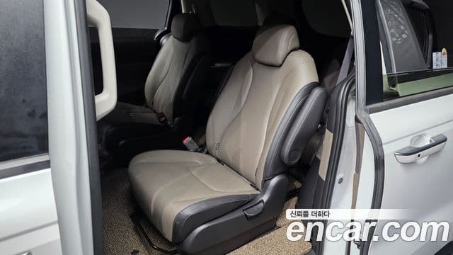 Kia Carnival 2023 — Şəkil 11/34