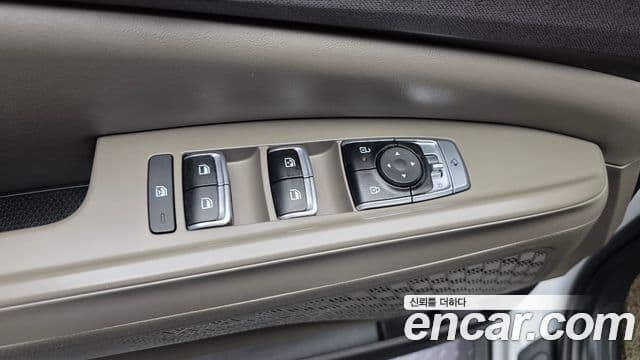 Kia Carnival 2023 — Şəkil 16/34