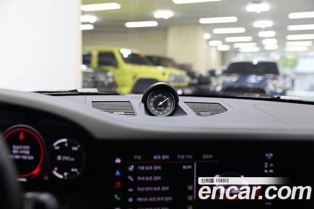 Porsche 911 2023 — Photo 19/20