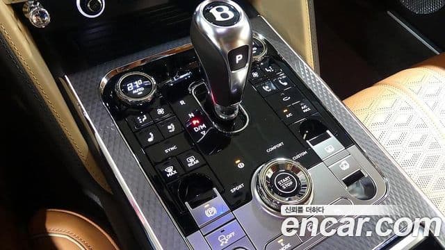 Bentley Flying Spur 2025 — Photo 18/20